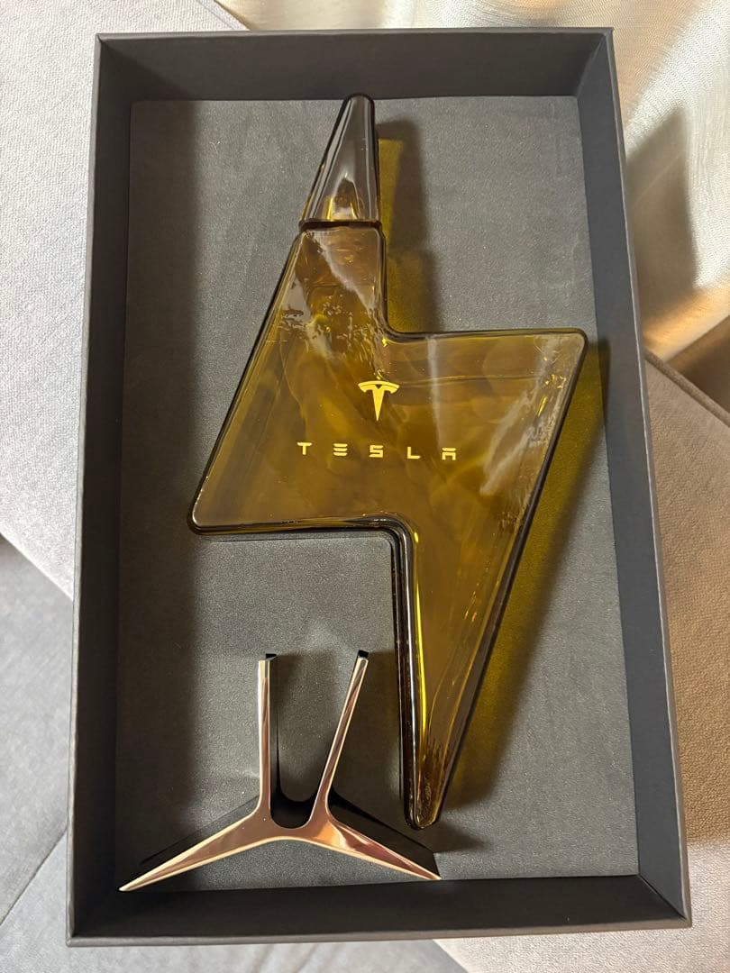 【新品未使用】Tesla テスラ デキャンタ テキーラボトル 稲妻型