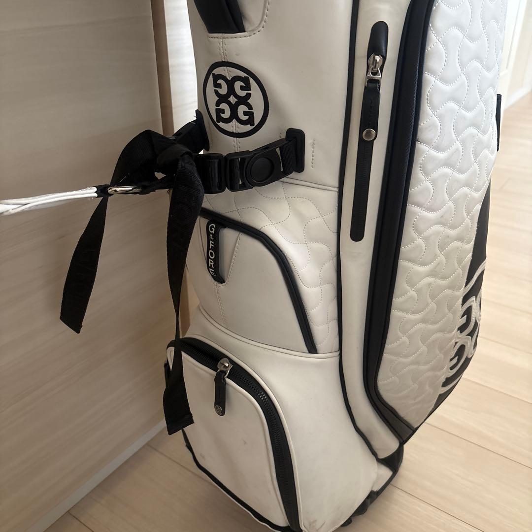 Gforeベゼルコラボ⭐︎キャディバッグ ホワイト/ブラック　スカル柄