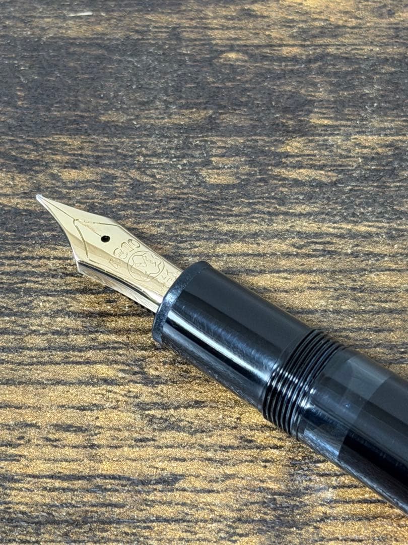 未使用に近い　146 ル グラン　14K 全金　2段エボナイトペン芯　万年筆　F