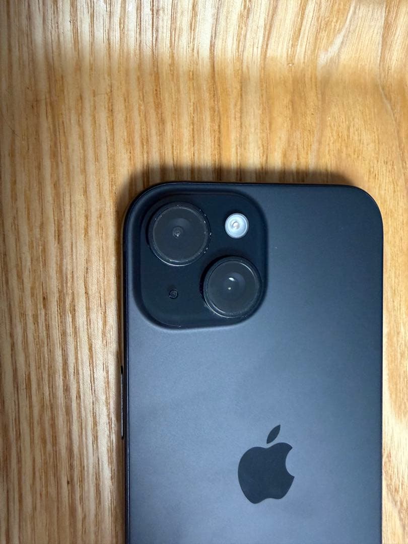 Apple iPhone 15 ブラック 128GB SIMフリー　おまけ付き