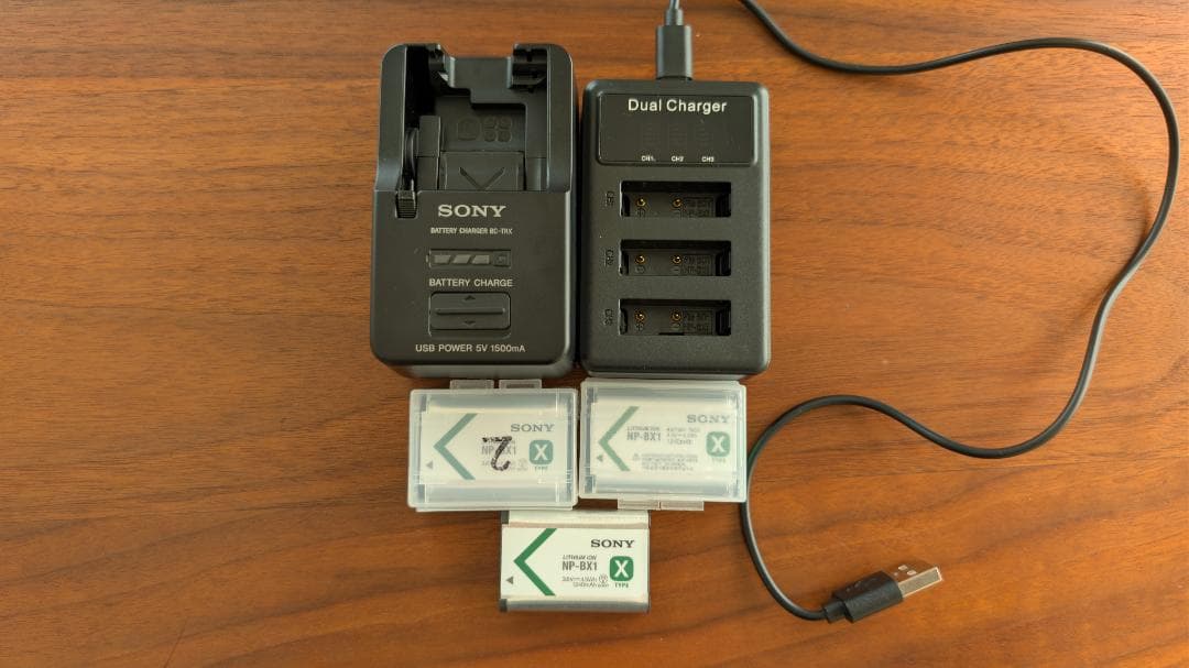 SONY ZV-1 II ホワイト バッテリー・充電器・ストラップ付【美品】