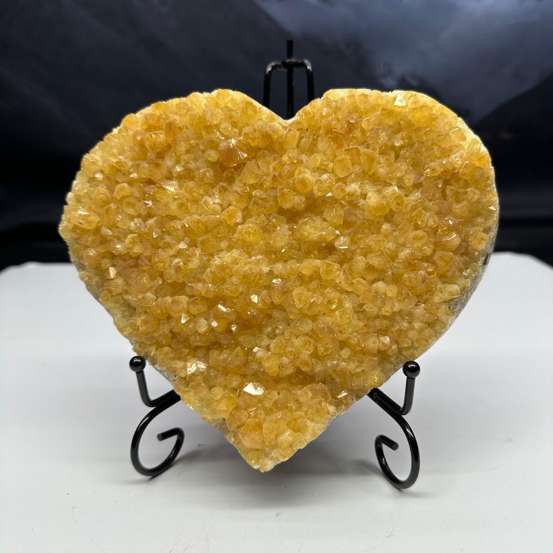 天然石 シトリンのハート　置物　台座付きG.303