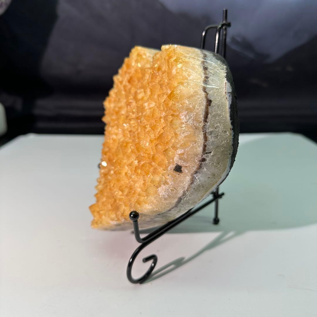 天然石 シトリンのハート　置物　台座付きG.303