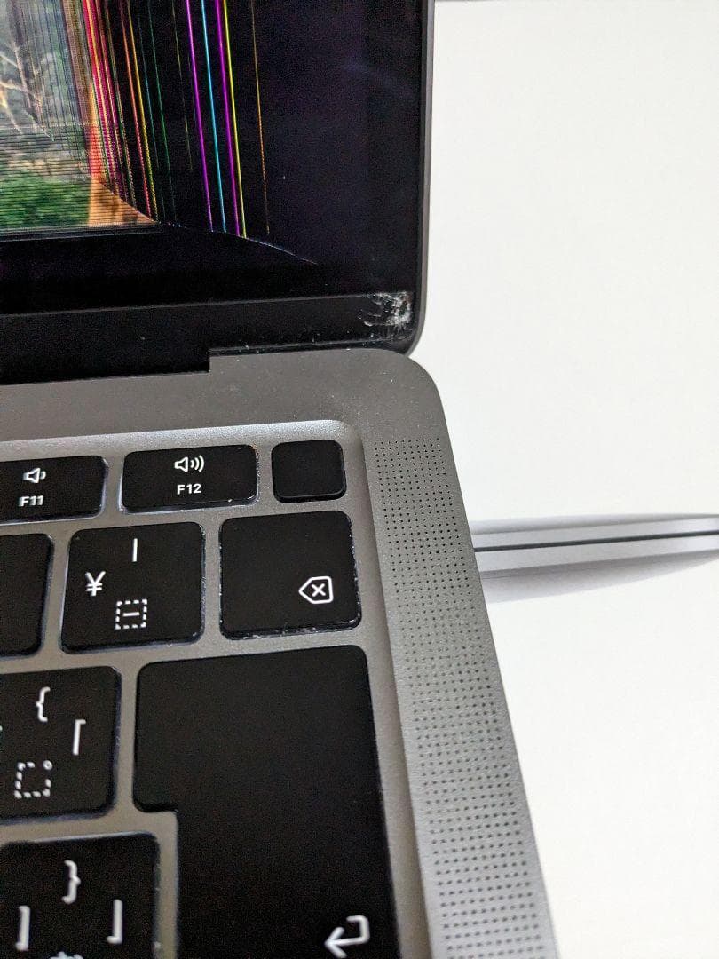 【液晶割れ】MacBook Air M1 13インチ　メモリ：8GB