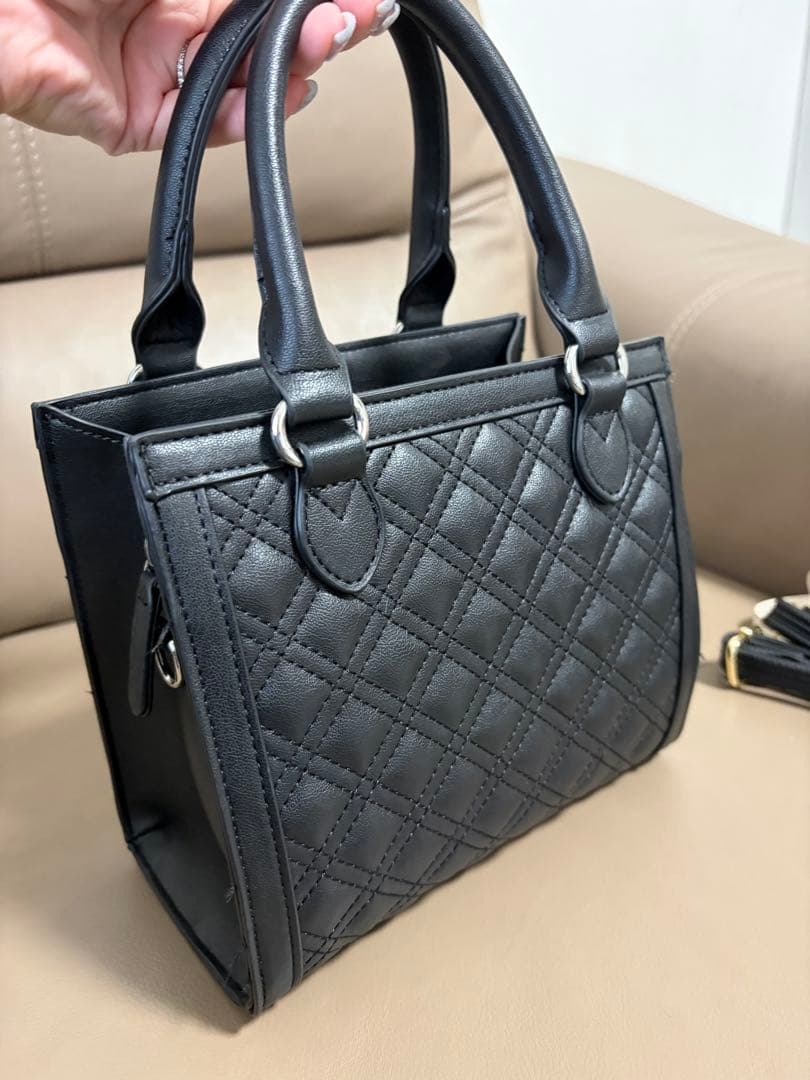 黒 GYDA ハンドバッグ