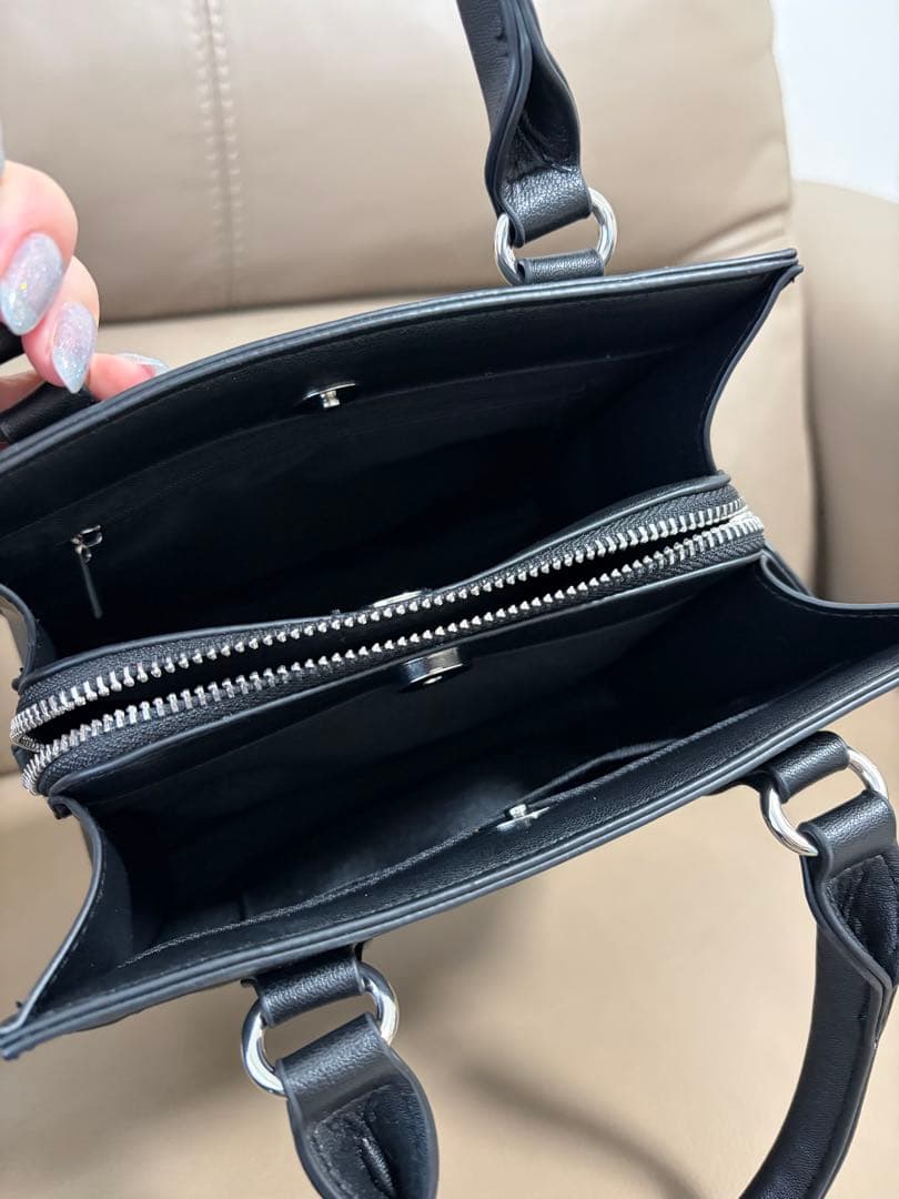 黒 GYDA ハンドバッグ