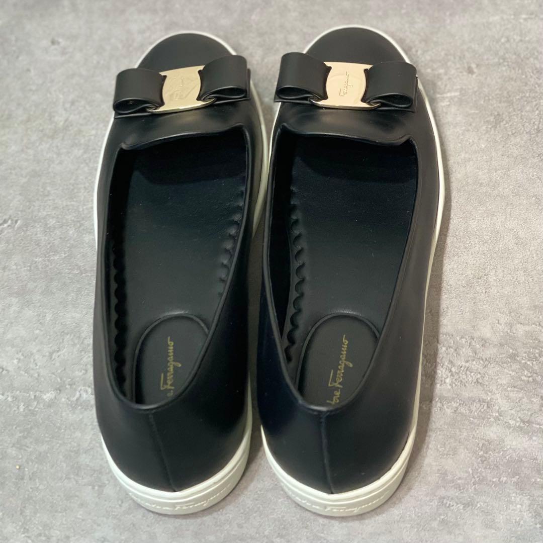 美品 フェラガモ RUFINA ヴァラリボン キルティング 黒 6 23.5