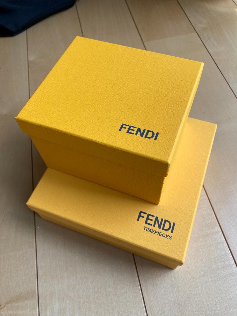 【新品・未使用】FENDI フェンディ レディース シルバー 腕時計