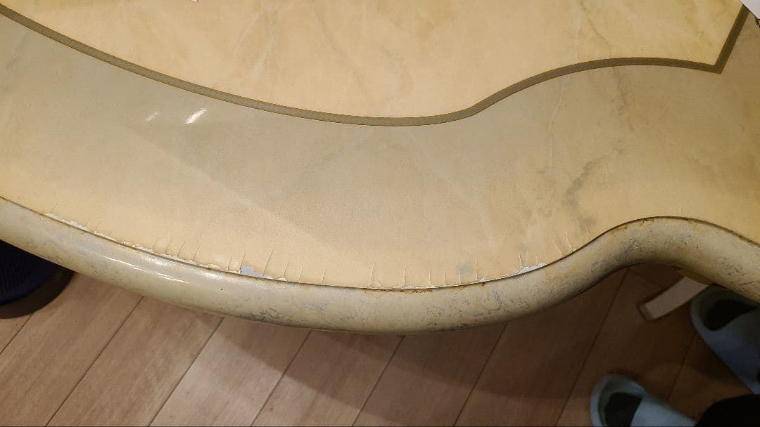 送料込み　ヴィンテージ、イタリア製クリーム色の長方形テーブルと椅子6脚セット