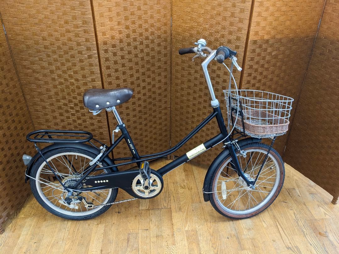 U096 ミニベロ自転車　20インチ 6段変速 カゴ付き　ブラック