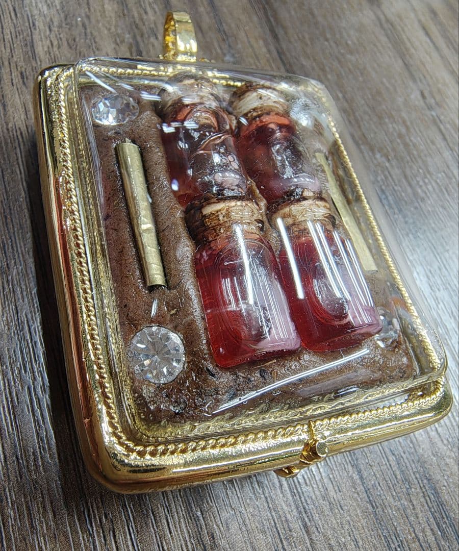 【最高級品！】タイのお守りプラクルアン！豪華キラ枠！幸運&金運アップ！！