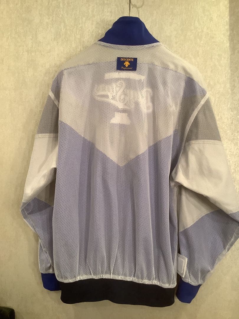 横浜ベイスターズ　スタッフ　ウエア　デサント　スタジアムジャンパー