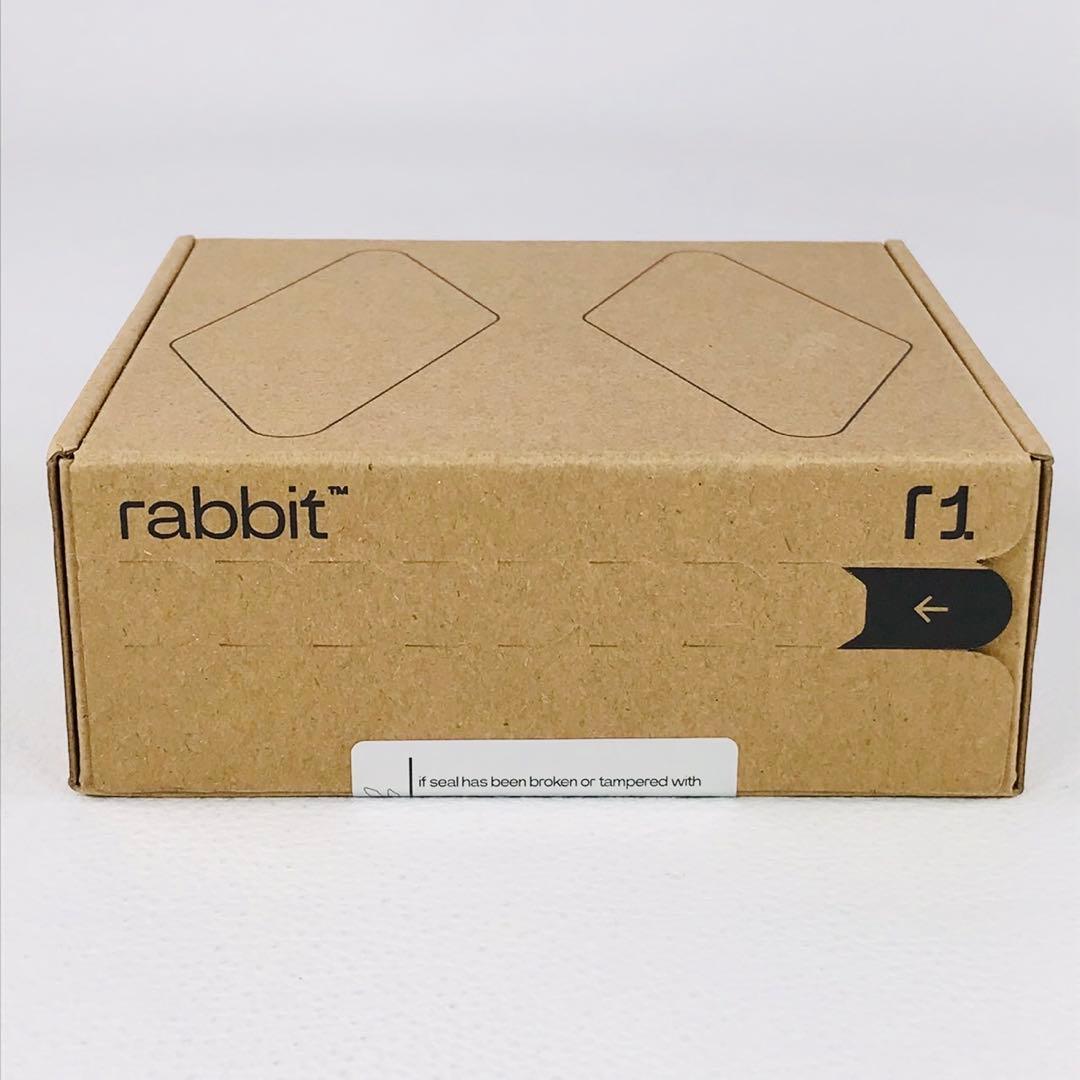 【新品未開封】ラビット　rabbit r1 AI端末　日本語対応　稀少