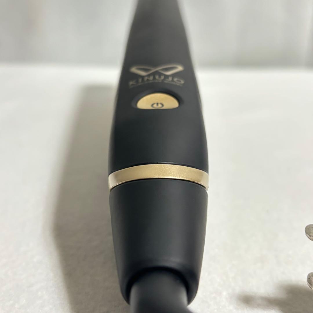 【美品】絹女　KINUJO ストレートヘアアイロン ブラック　DS200-BK