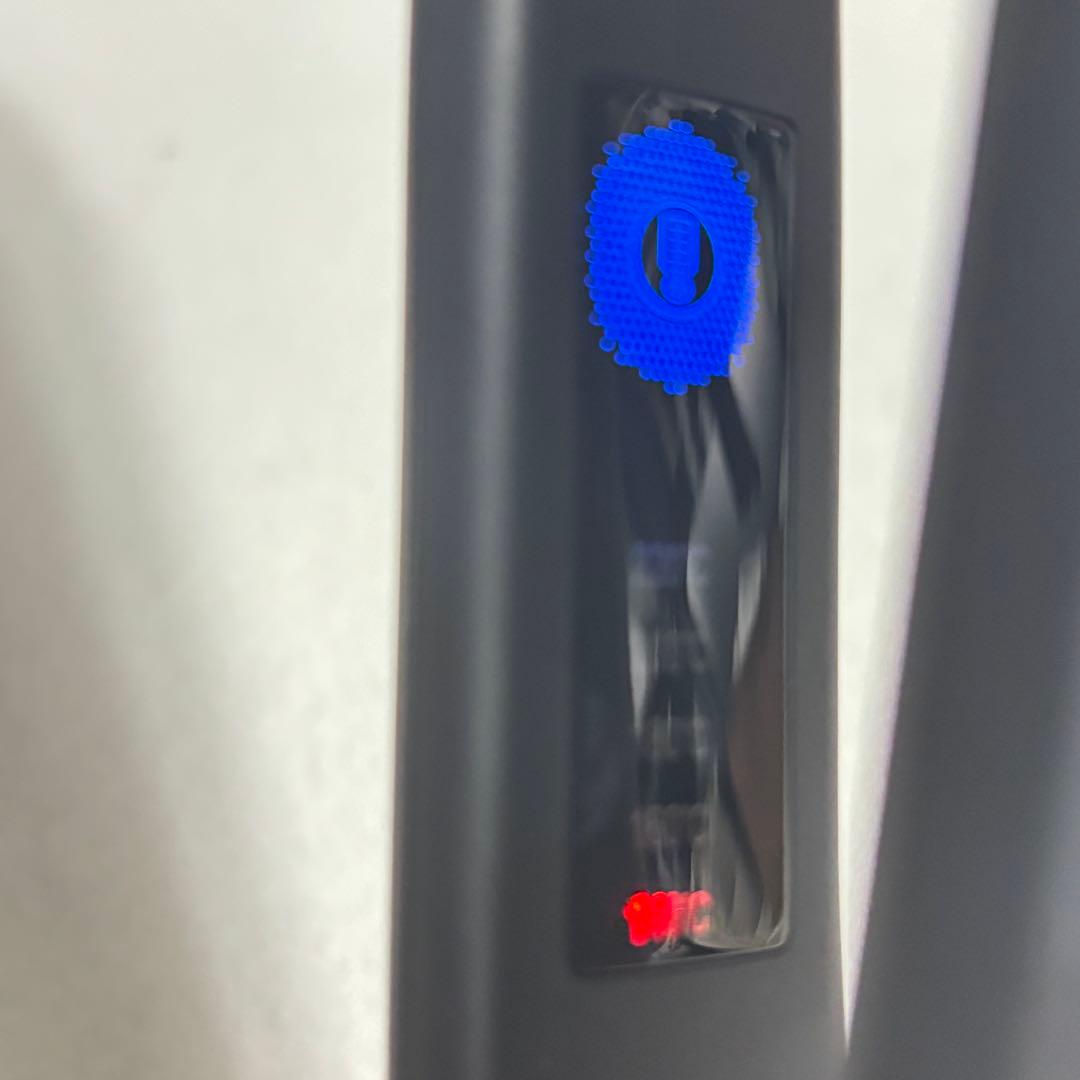 【美品】絹女　KINUJO ストレートヘアアイロン ブラック　DS200-BK