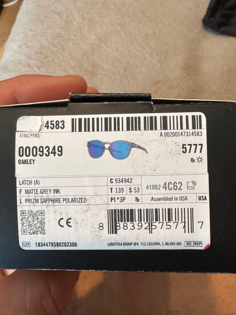 オークリー　サングラス　LATCH 009349 新品未使用