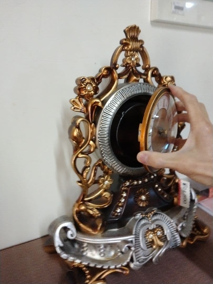 アンティーク調　置き時計　クラシックデザイン