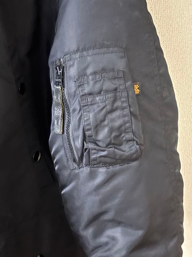 Alpha アウター ブラック