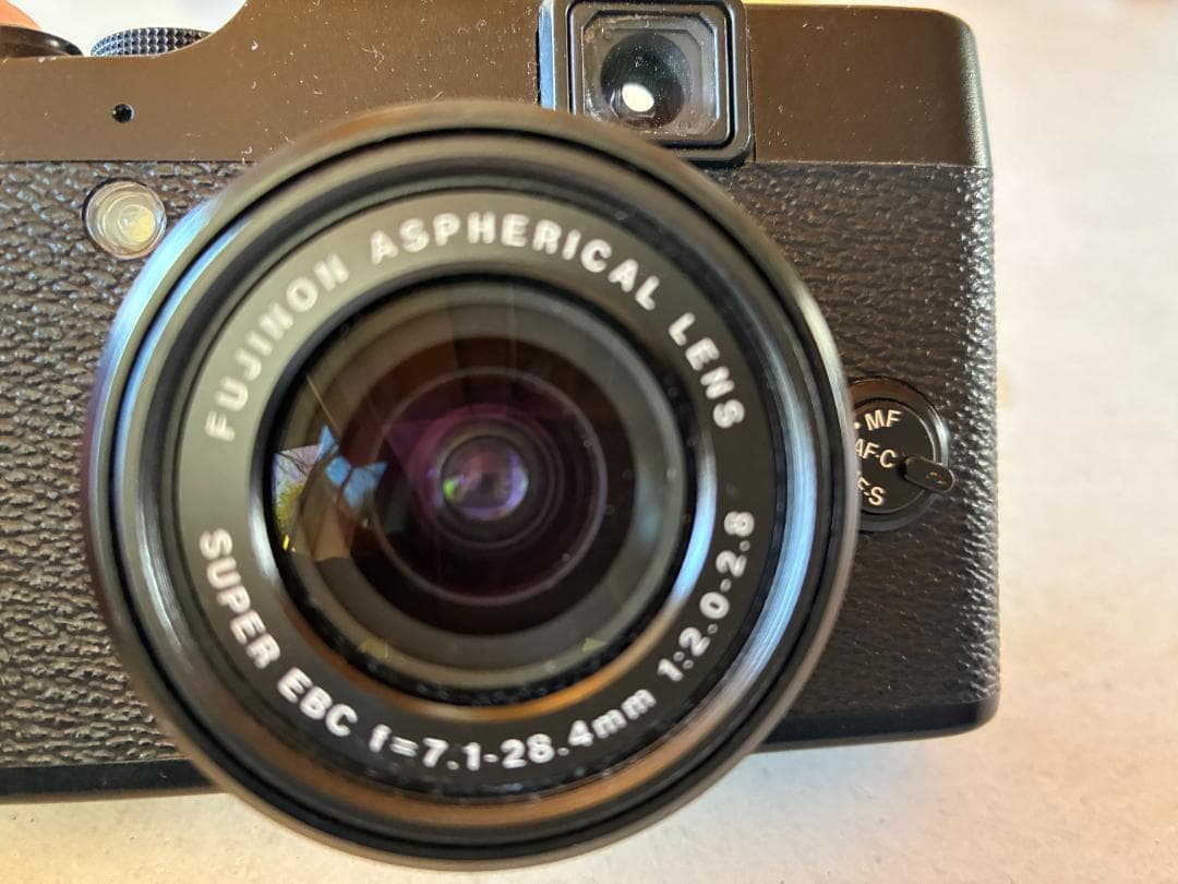 Fujifilm X10 コンパクトデジタルカメラ（ジャンク品）