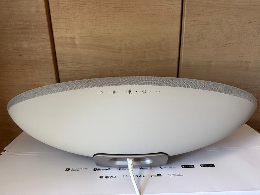 パグ夫 Bowers & Wilkins Zeppelin 第4世代