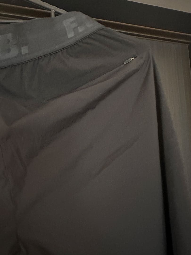 ブリストルズボン　シャカシャカ