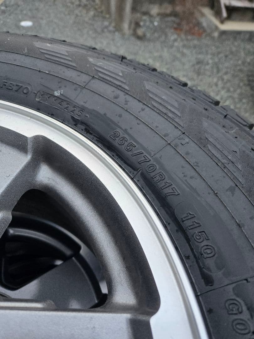 ジープ　ラングラー　スタッドレス　使用少ない　265/70R17