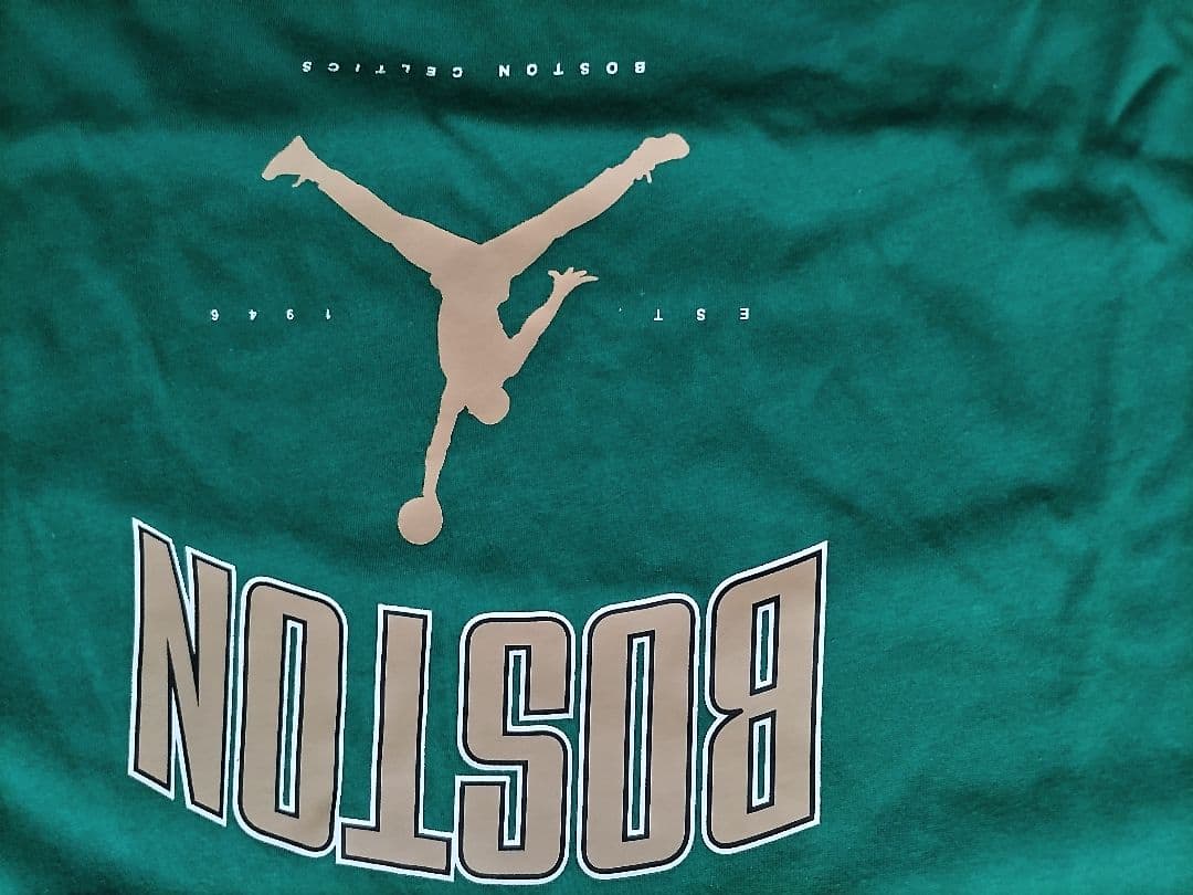 ボストン セルティックス エッセンシャル ジョーダン NBA Tシャツ