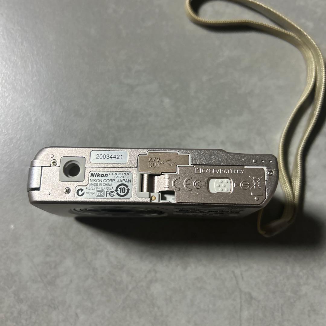 Nikon COOLPIX 8.0メガピクセル コンパクトデジタルカメラ