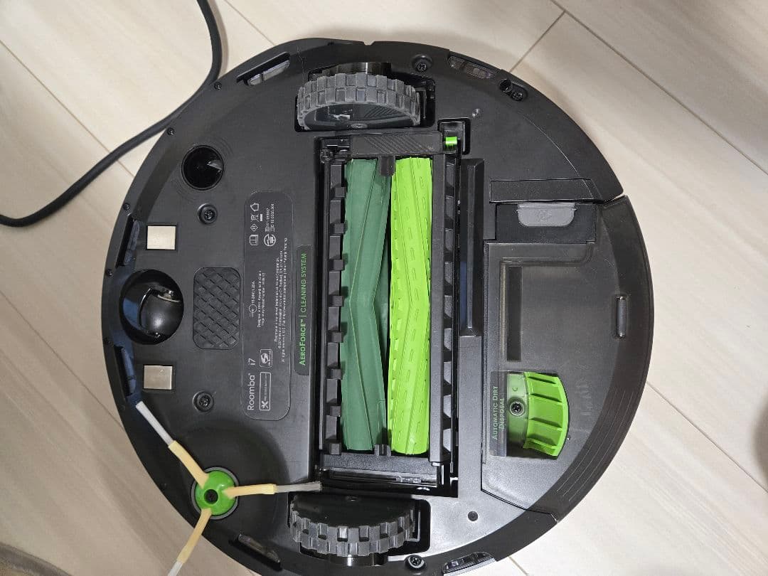 ルンバ　i7+　傷あり