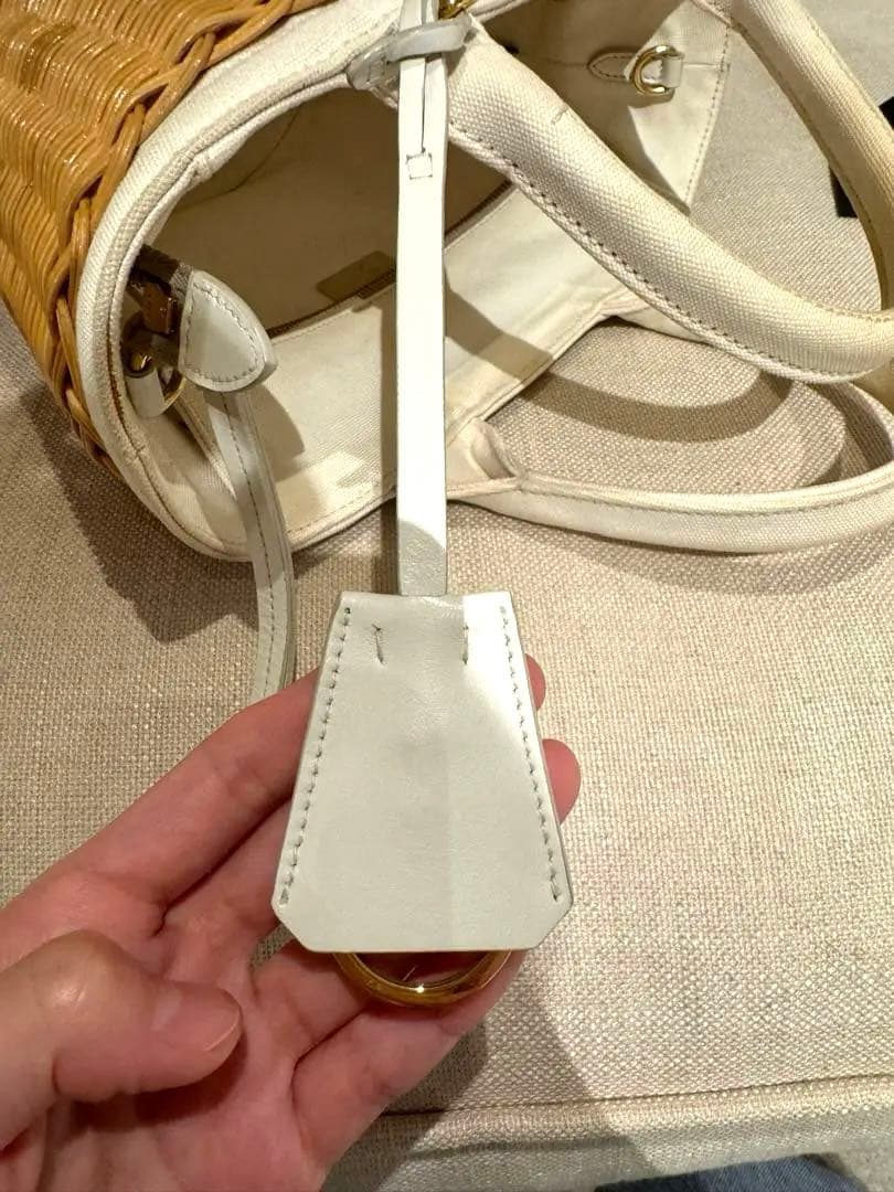 プラダ　カゴバッグ