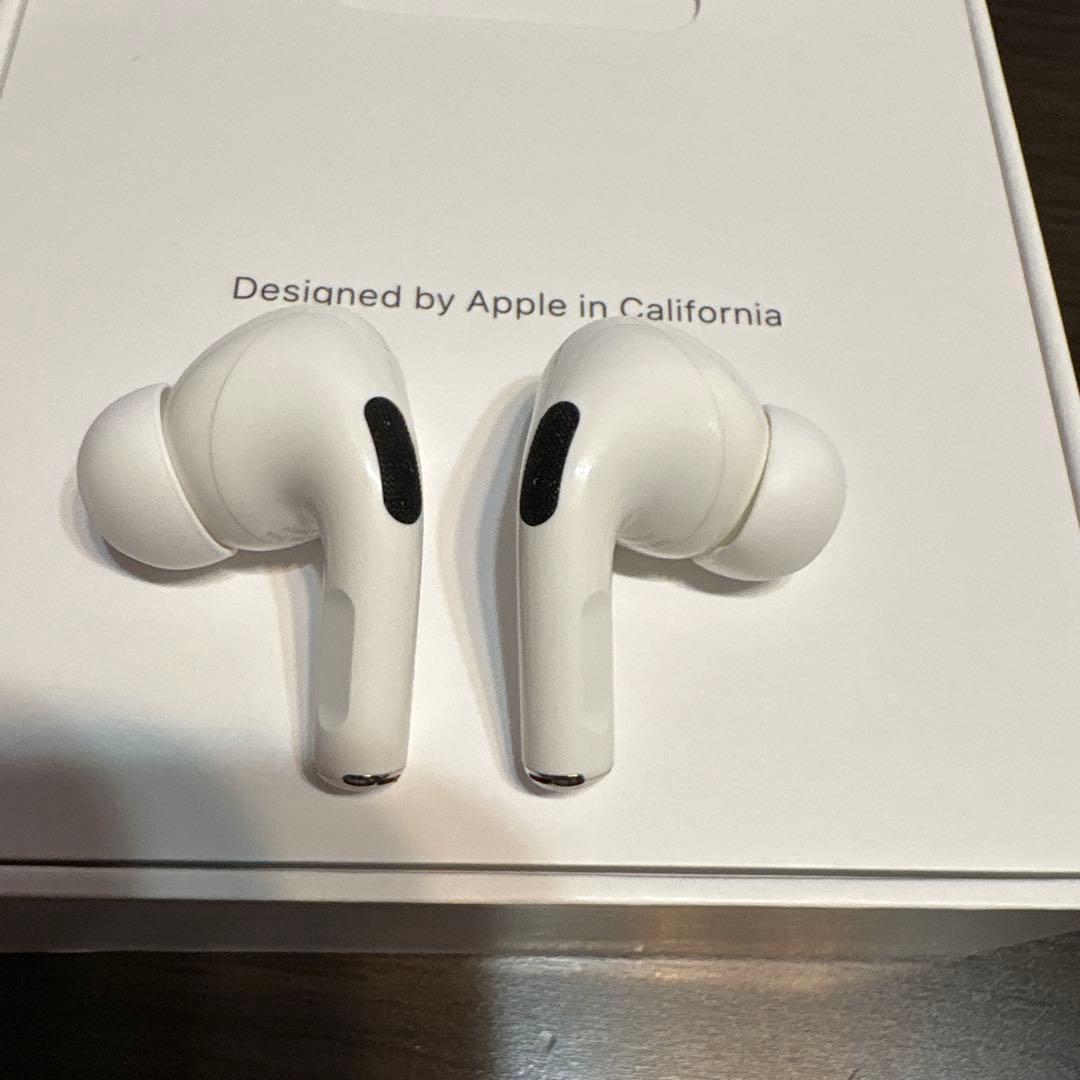 ジャンク品　AirPods Pro ワイヤレス充電ケース付き 第一世代