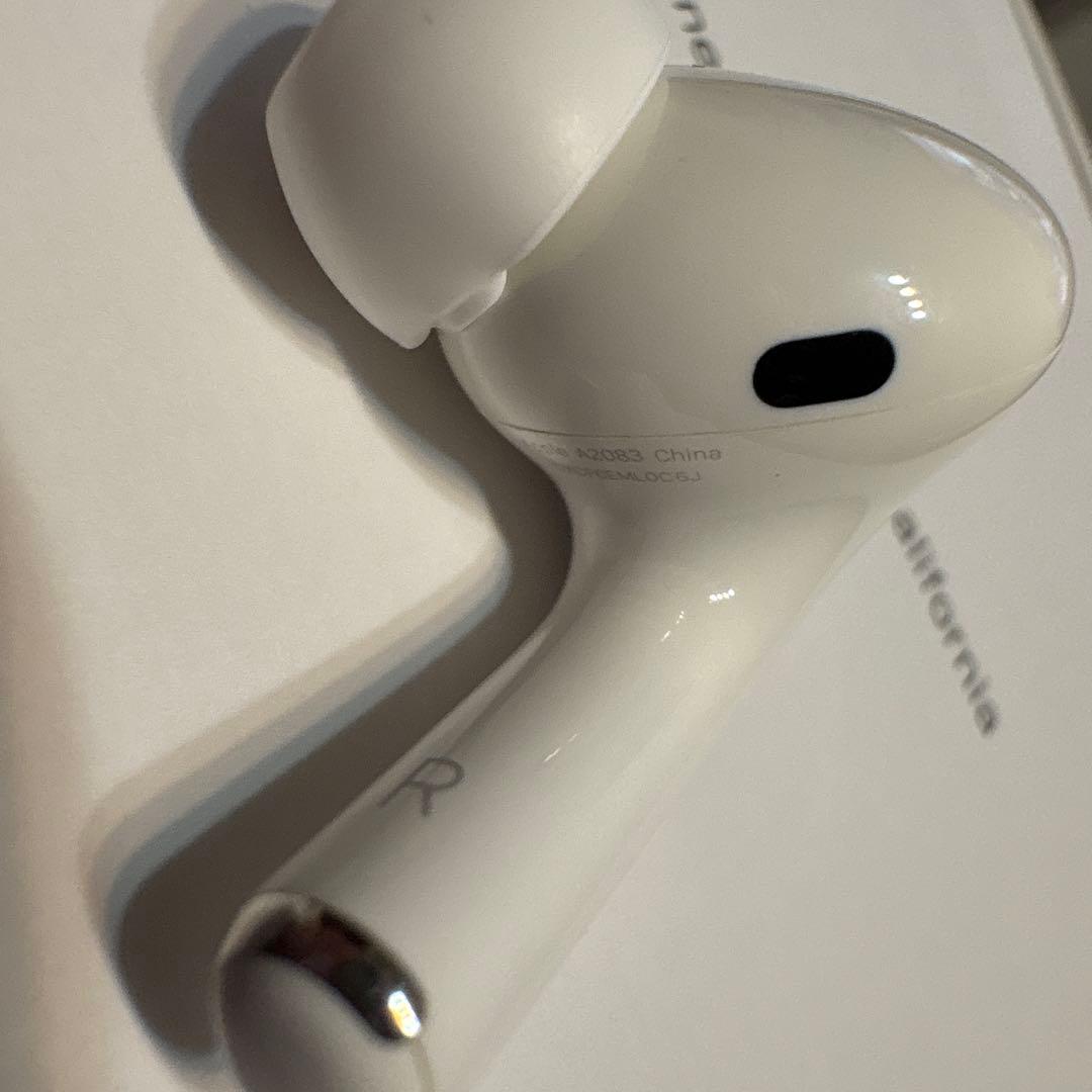 ジャンク品　AirPods Pro ワイヤレス充電ケース付き 第一世代