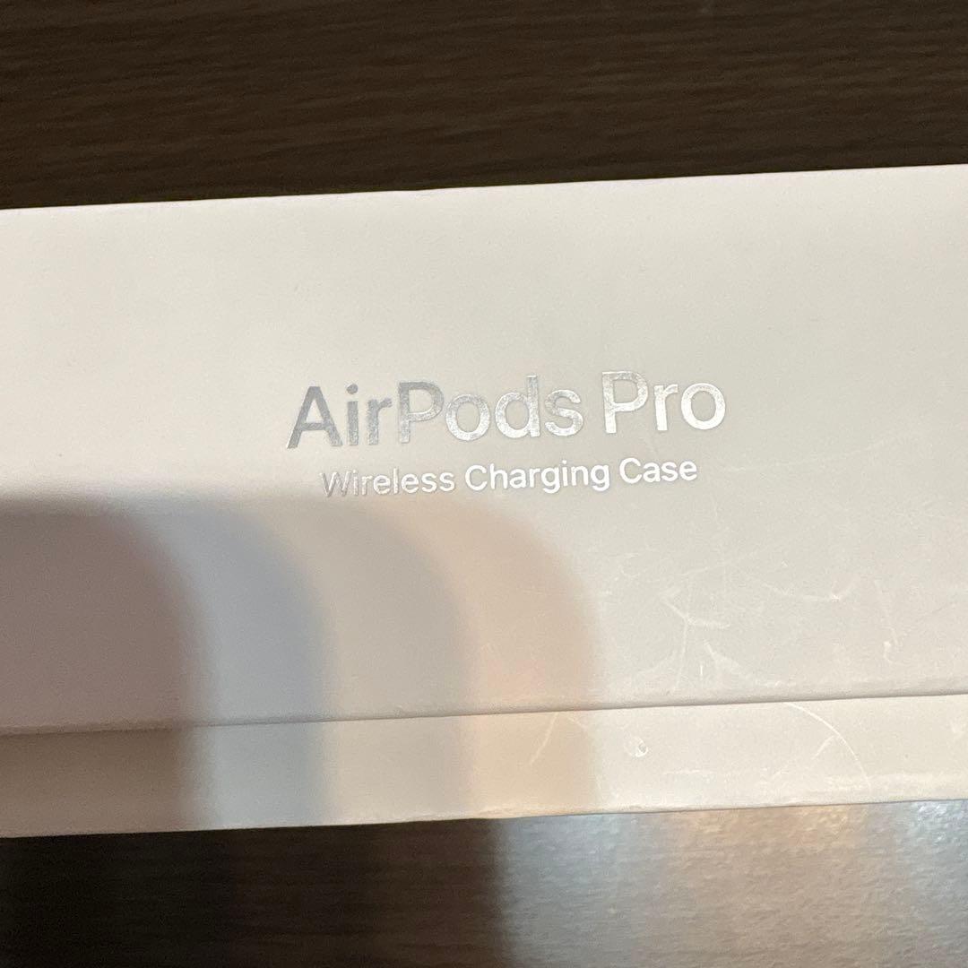 ジャンク品　AirPods Pro ワイヤレス充電ケース付き 第一世代
