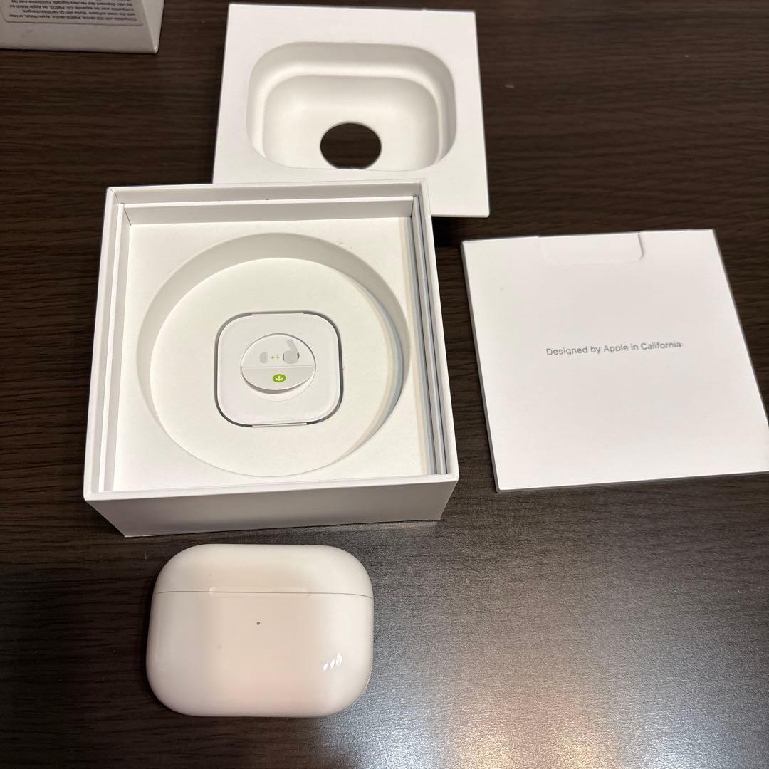 ジャンク品　AirPods Pro ワイヤレス充電ケース付き 第一世代