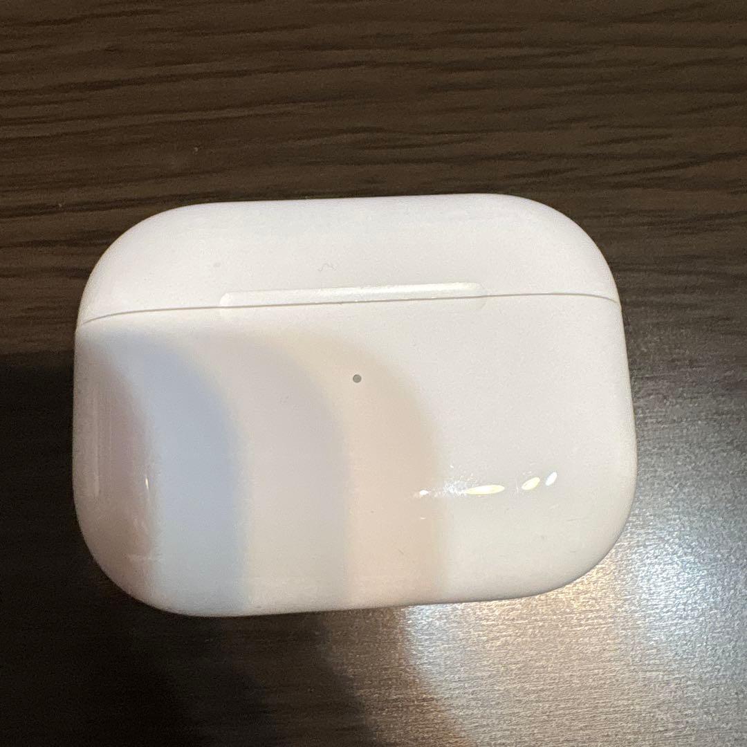 ジャンク品　AirPods Pro ワイヤレス充電ケース付き 第一世代