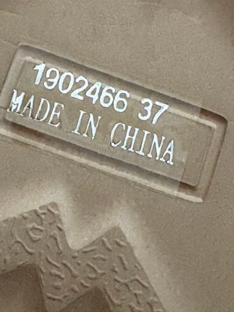 未使用　MOHI ファーサンダル カラー ベージュ サイズ 37