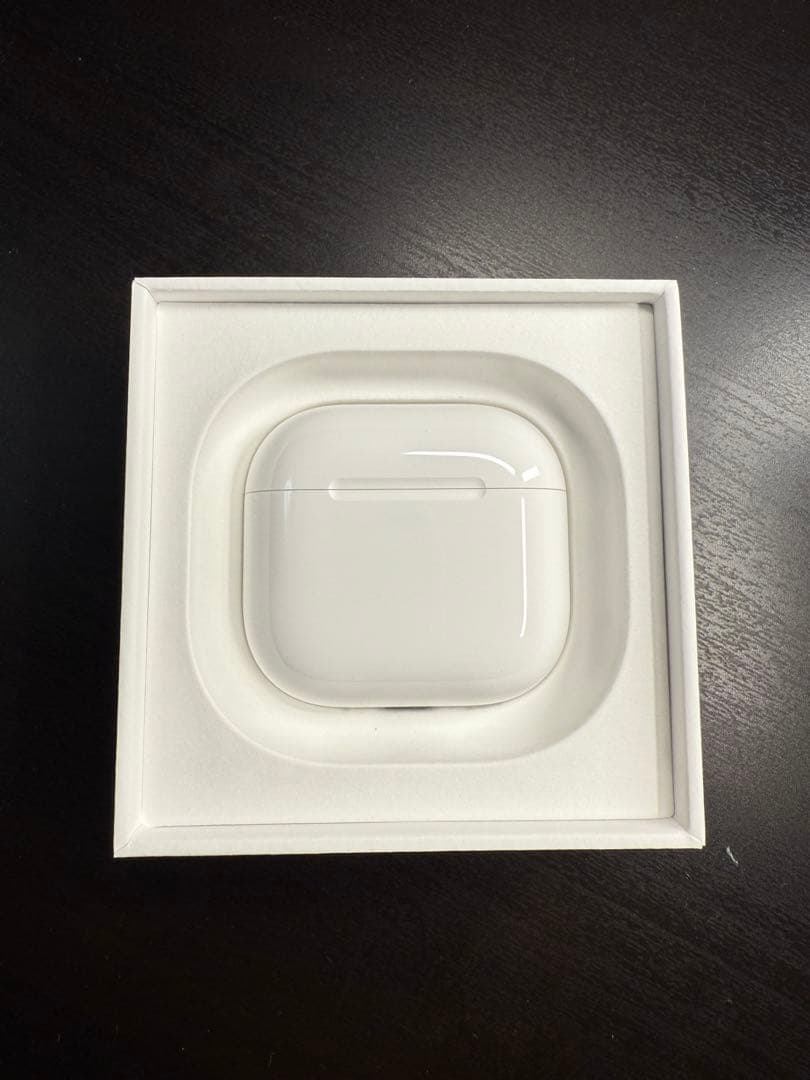 【美品】AirPods 4 ノイズキャンセリング有り MXP93J/A