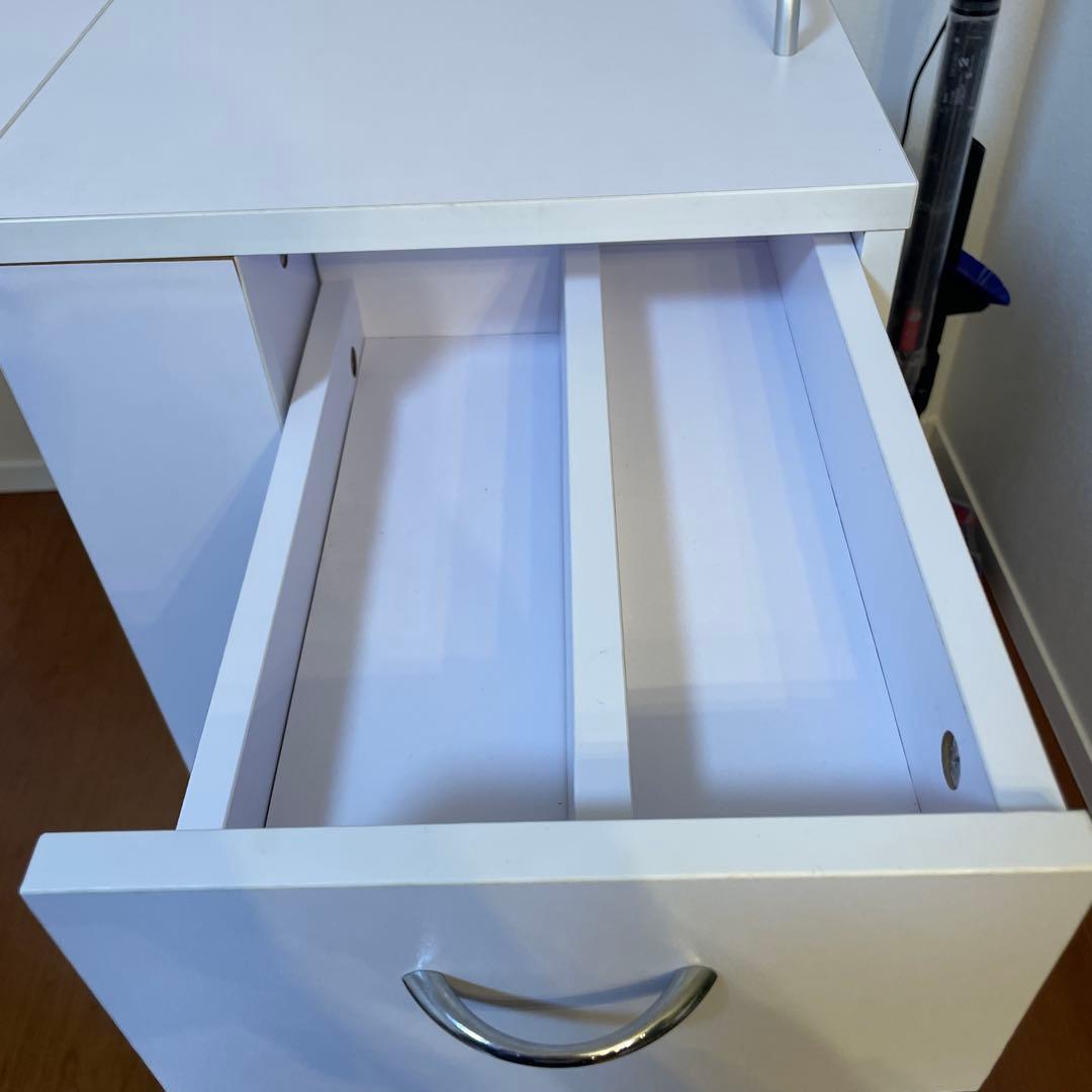 セブンエステ ネイルデスク