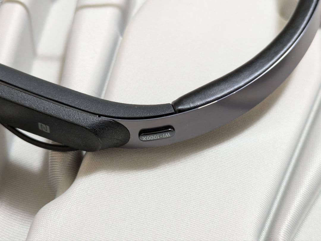 SONY WI-1000X ワイヤレスイヤホン　ノイズキャンセリング
