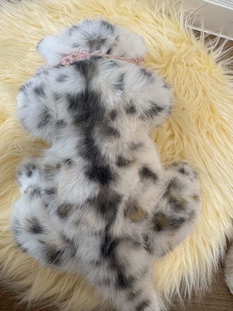 海外作家様作　アートドール　ユキヒョウの赤ちゃん