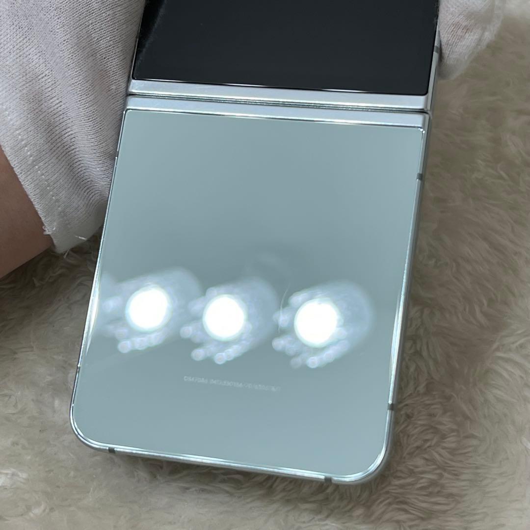★Galaxy Z Flip5 256GB ミント i49