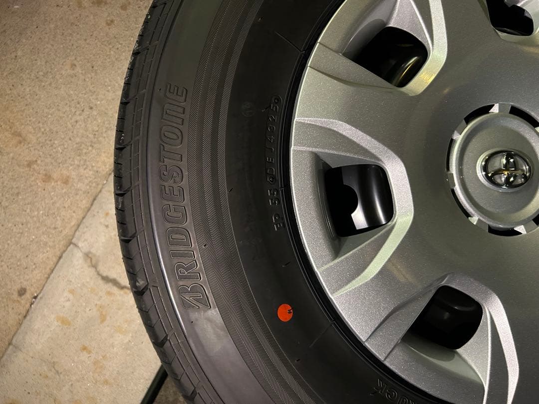 本日限定❗️トヨタハイエース 純正タイヤ ホイール 4本セット 新車外し