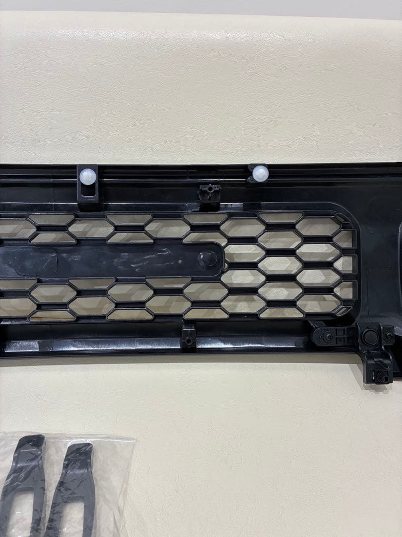 ジムニー　フロントグリル　グレー