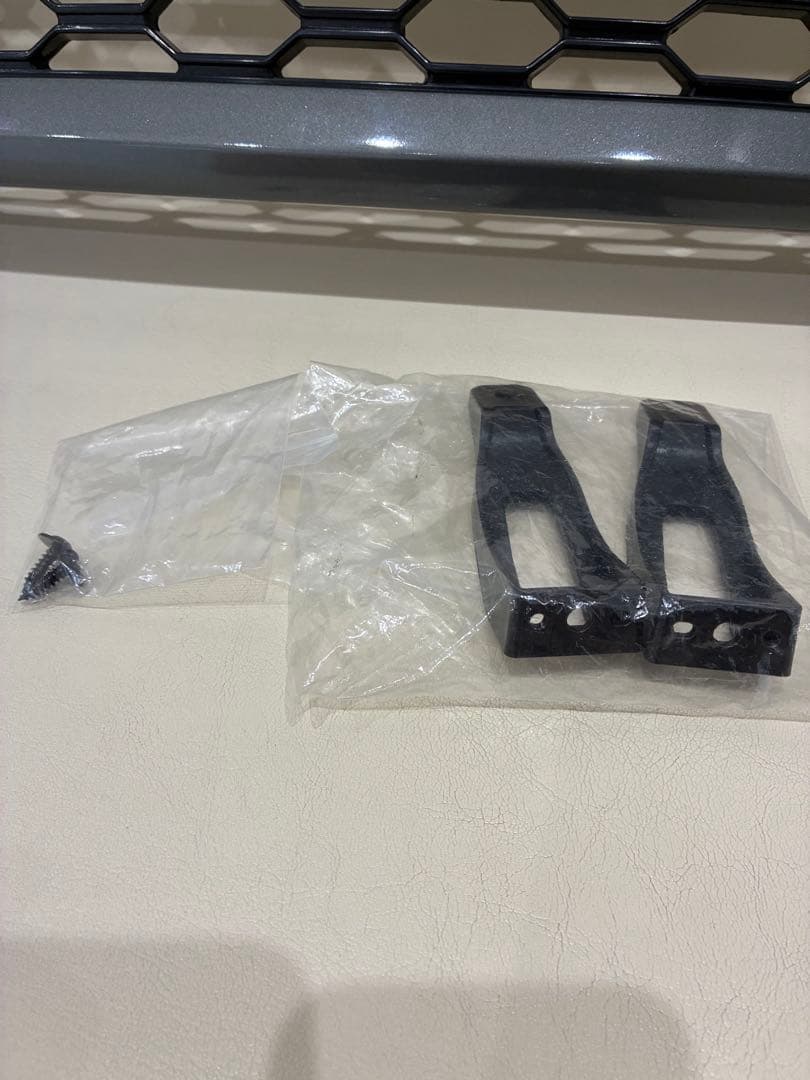 ジムニー　フロントグリル　グレー