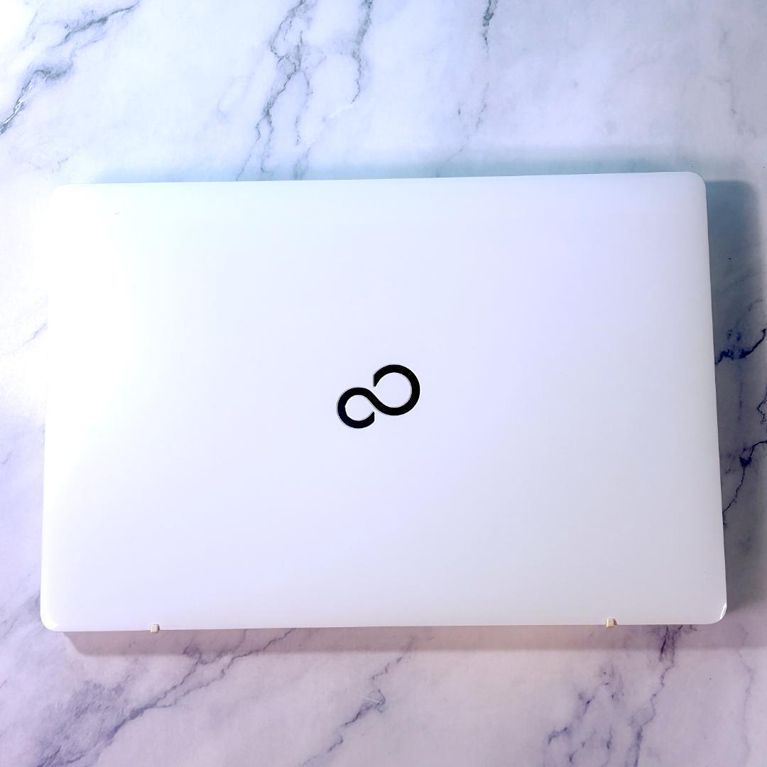 新品キーボード☆Corei7・16GB・SSD・ブルーレイ・ノートパソコン