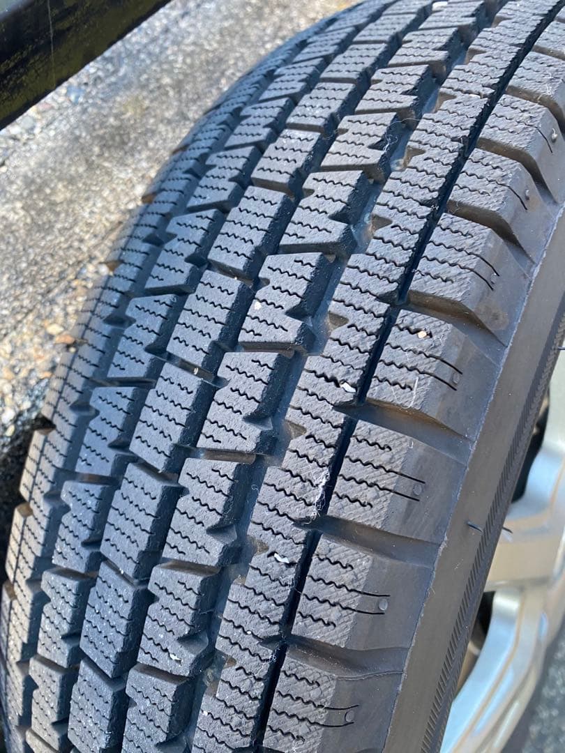 スタッドレスタイヤ、ホイール4本セット 145/80R12