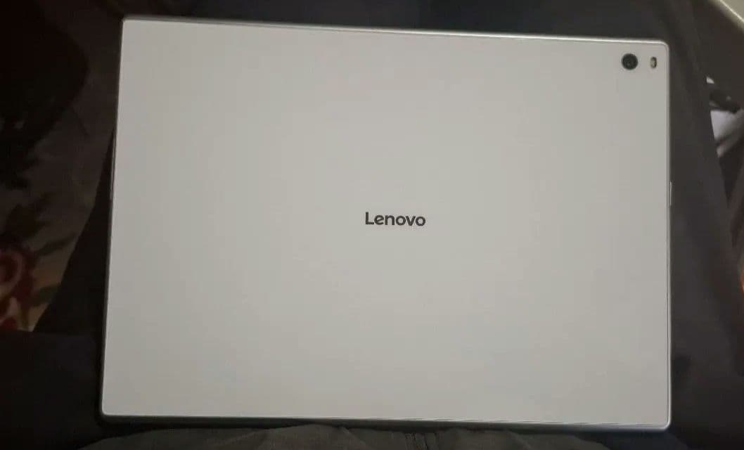 Lenovo Androidタブレット 大画面