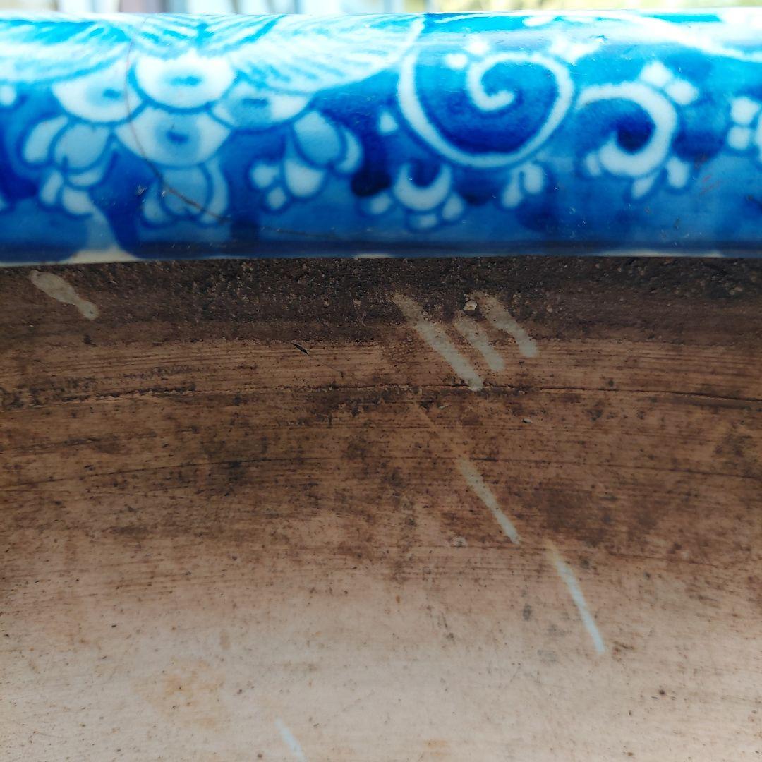 青と白の花柄陶器火鉢