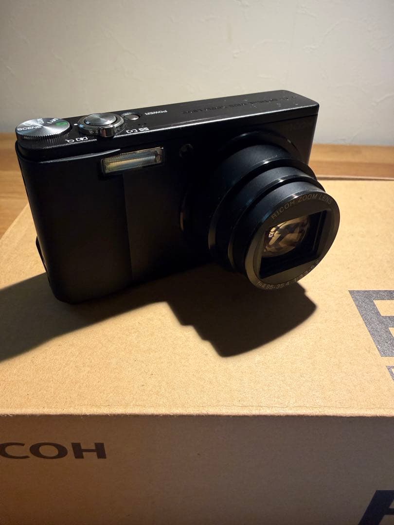 RICOH R8 中古 完動 美品 コンデジ