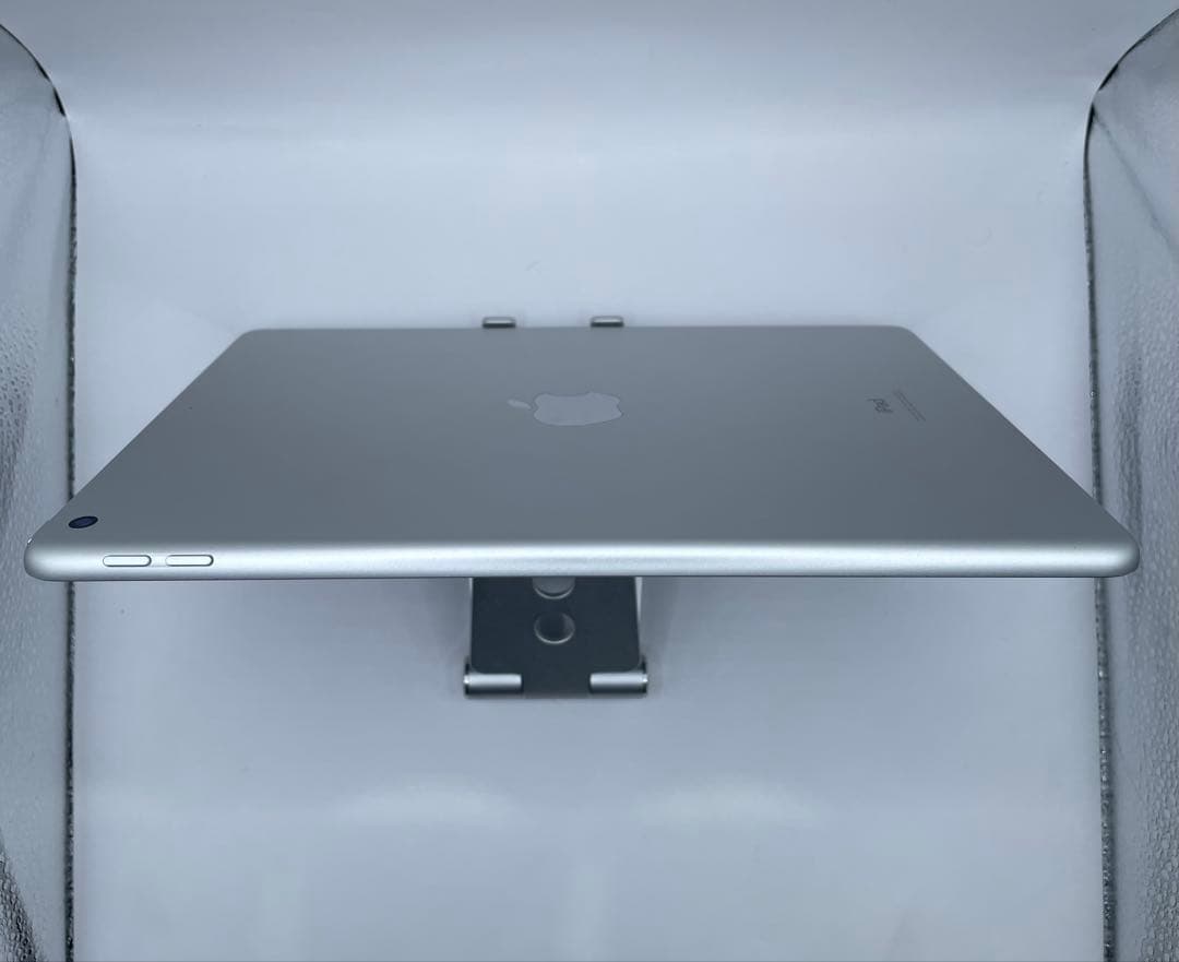 M*n様 iPad 7世代 32GB 中古品